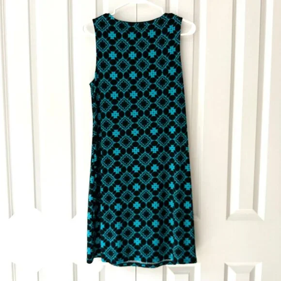 Little Black Dress with Pop of Color Sleeveless  Dress Size M Shift Sheath - Picture 3 of 16